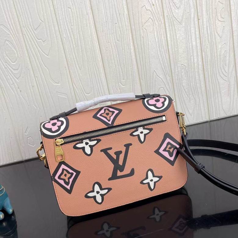Metis Pochette Monogram Giant Wild At Heart – LB137