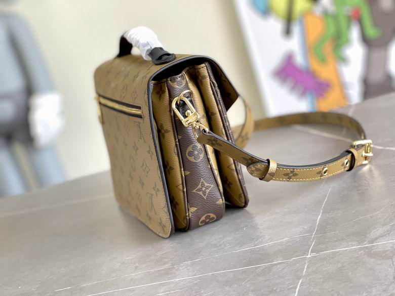 Metis Pochette Monogram Reverse Canvas – LB136