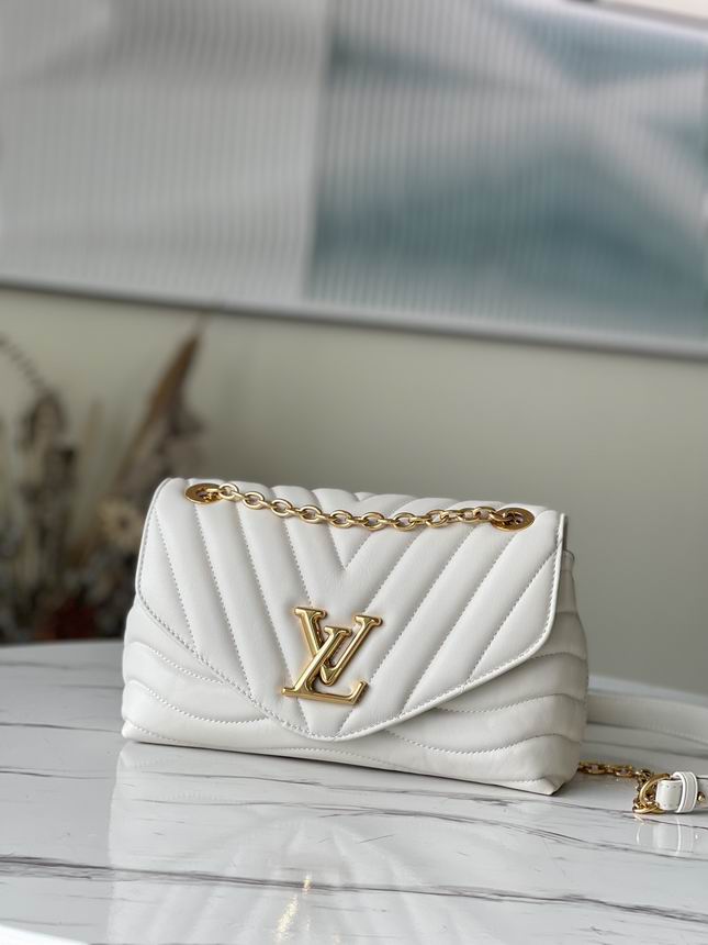 New Wave Chain Bag Ivory – LB126