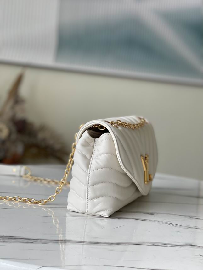 New Wave Chain Bag Ivory – LB126