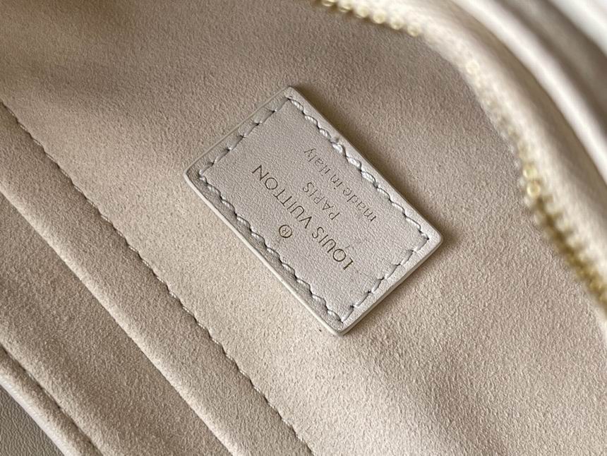 New Wave Chain Bag Ivory – LB126