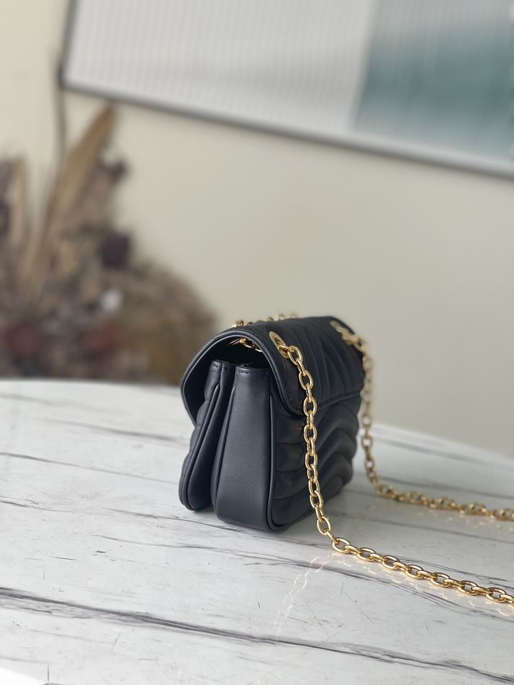 New Wave PM Chain Bag Black – LB123