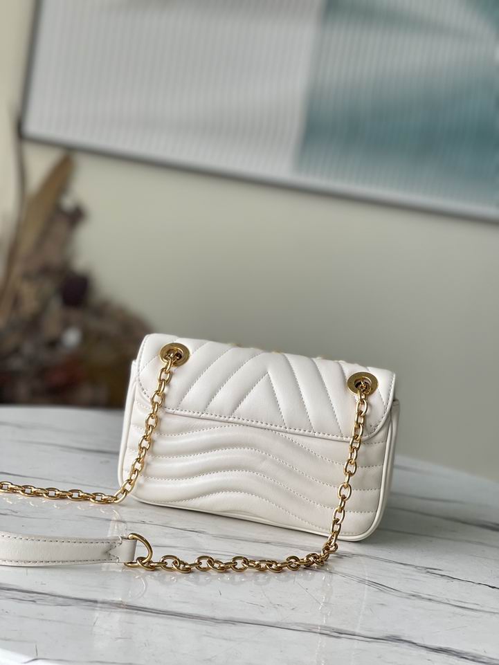 New Wave PM Chain Bag Snow White – LB121