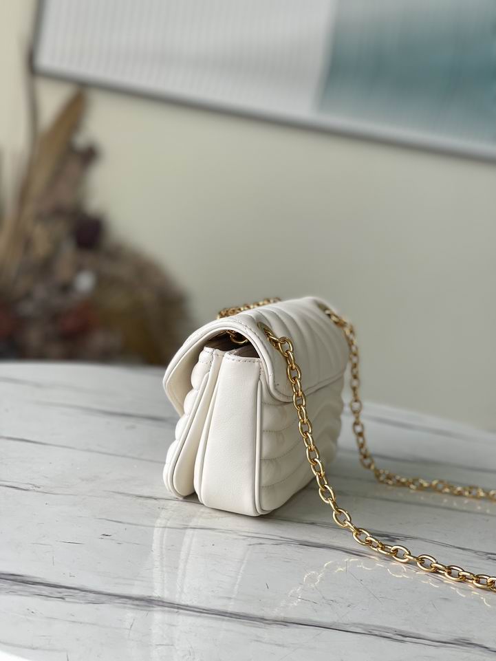 New Wave PM Chain Bag Snow White – LB121