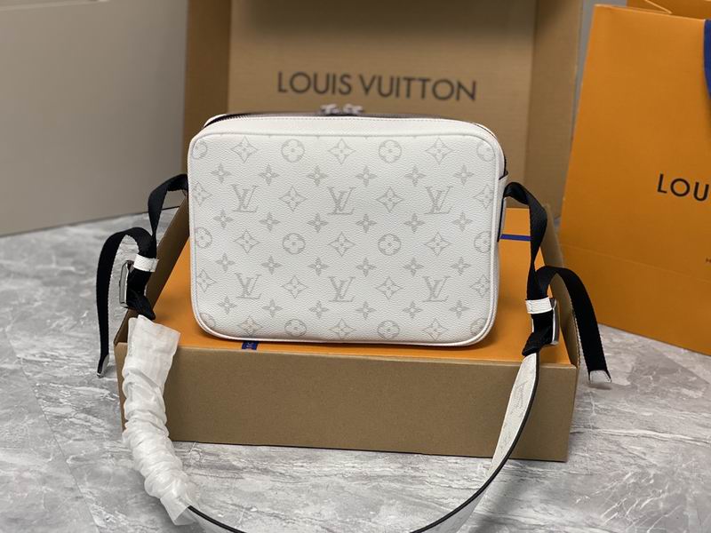 Outdoor Messenger Bag White – LB141