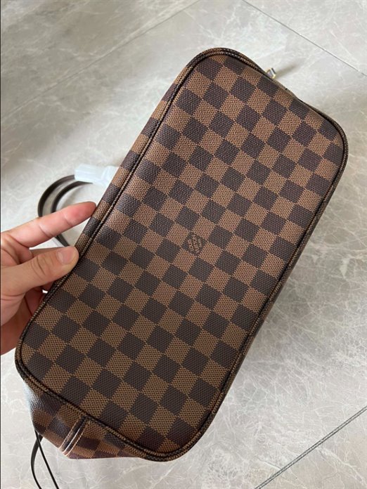 LV x YK Neverfull MM Tote Bag – LB157