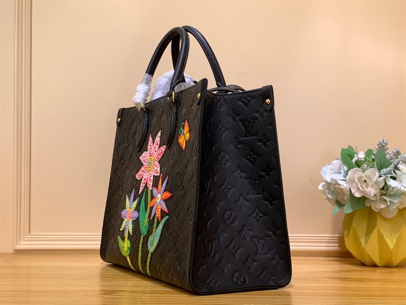 LV x YK OnTheGo MM​ Tote Bag – LB166