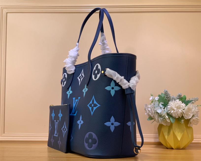 Louis Vuitton Neverfull MM Tote Bag – LB163
