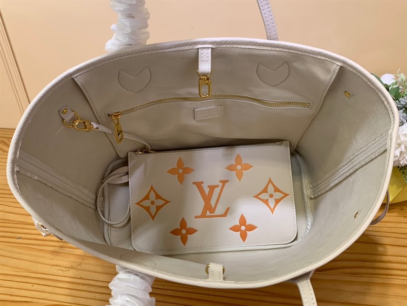 Louis Vuitton Neverfull MM Tote Bag – LB164