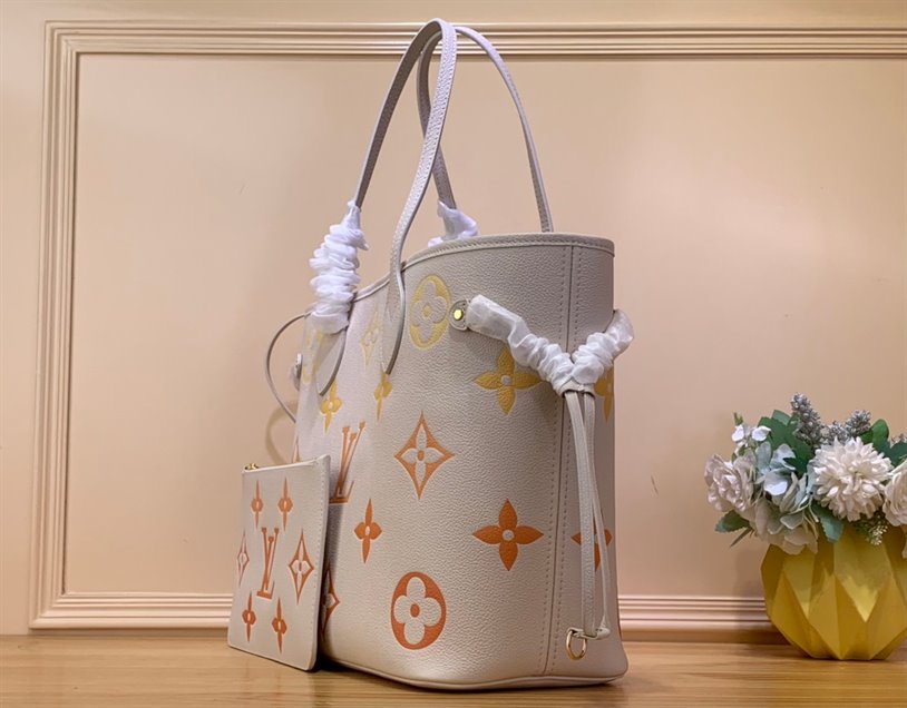 Louis Vuitton Neverfull MM Tote Bag – LB164
