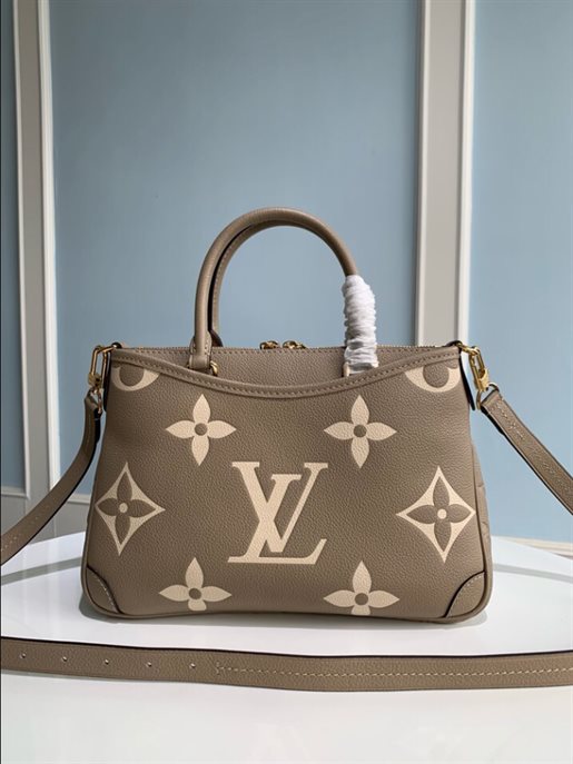 Louis Vuitton Trianon PM Bag – LB150