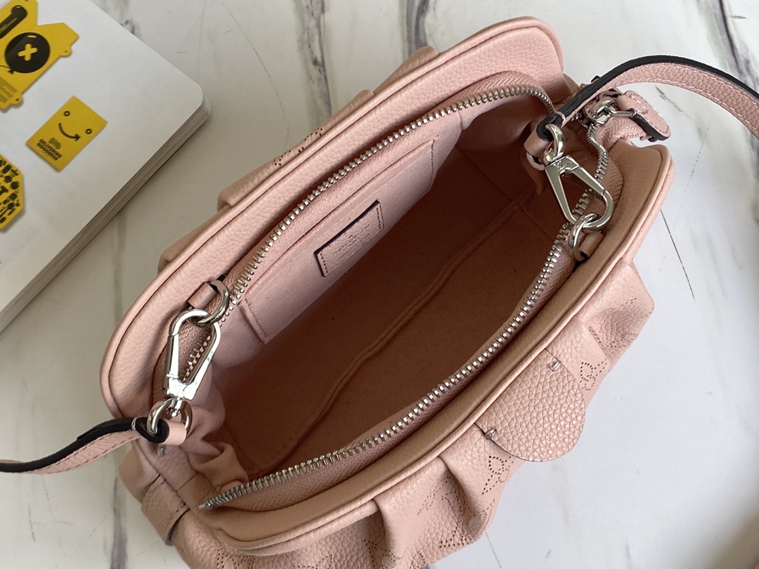 Scala mini pouch Pink Mahina perforated calf leather – LB179