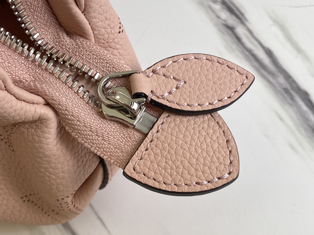 Scala mini pouch Pink Mahina perforated calf leather – LB179