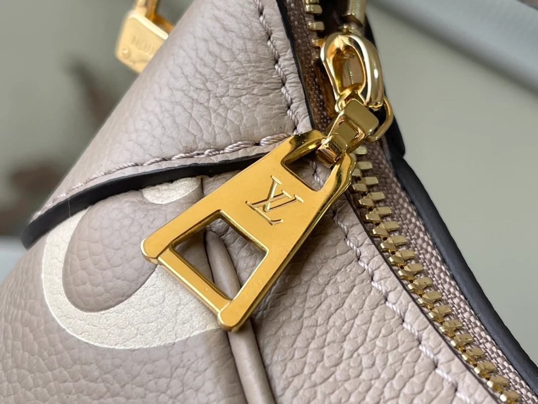 Bagatelle Bicolor Monogram Empreinte Leather – LB310