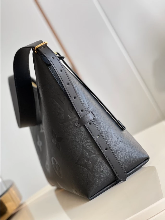 CarryAll MM Handbag Black- LB297