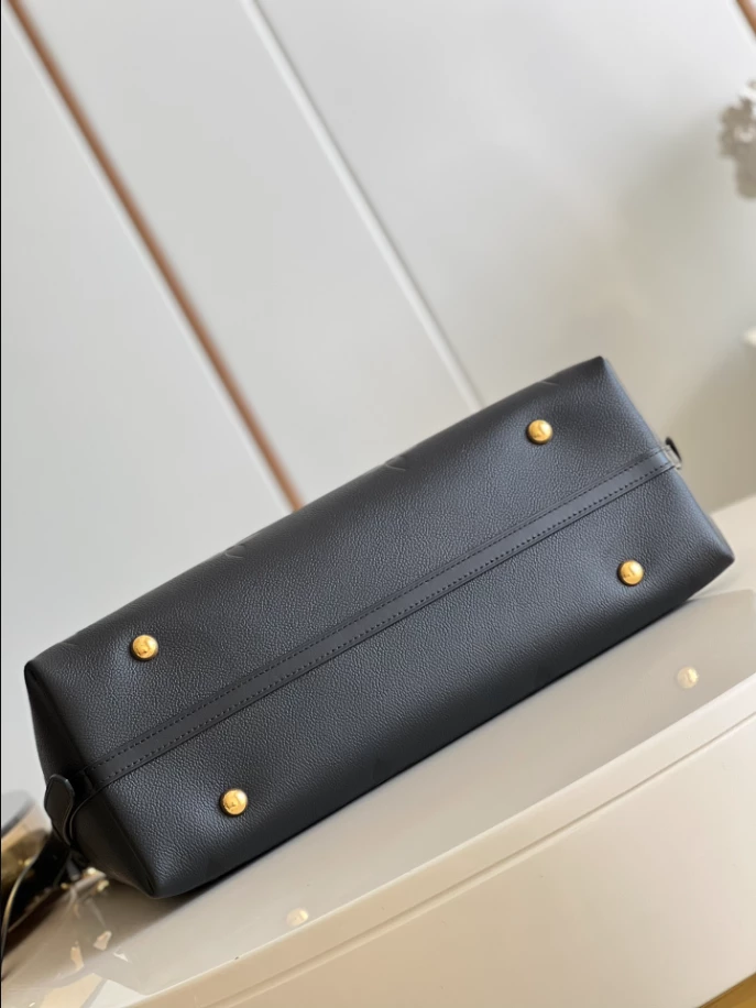CarryAll MM Handbag Black- LB297