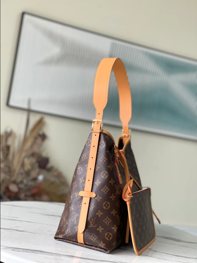 CarryAll MM Monogram Canvas Handbag – LB298