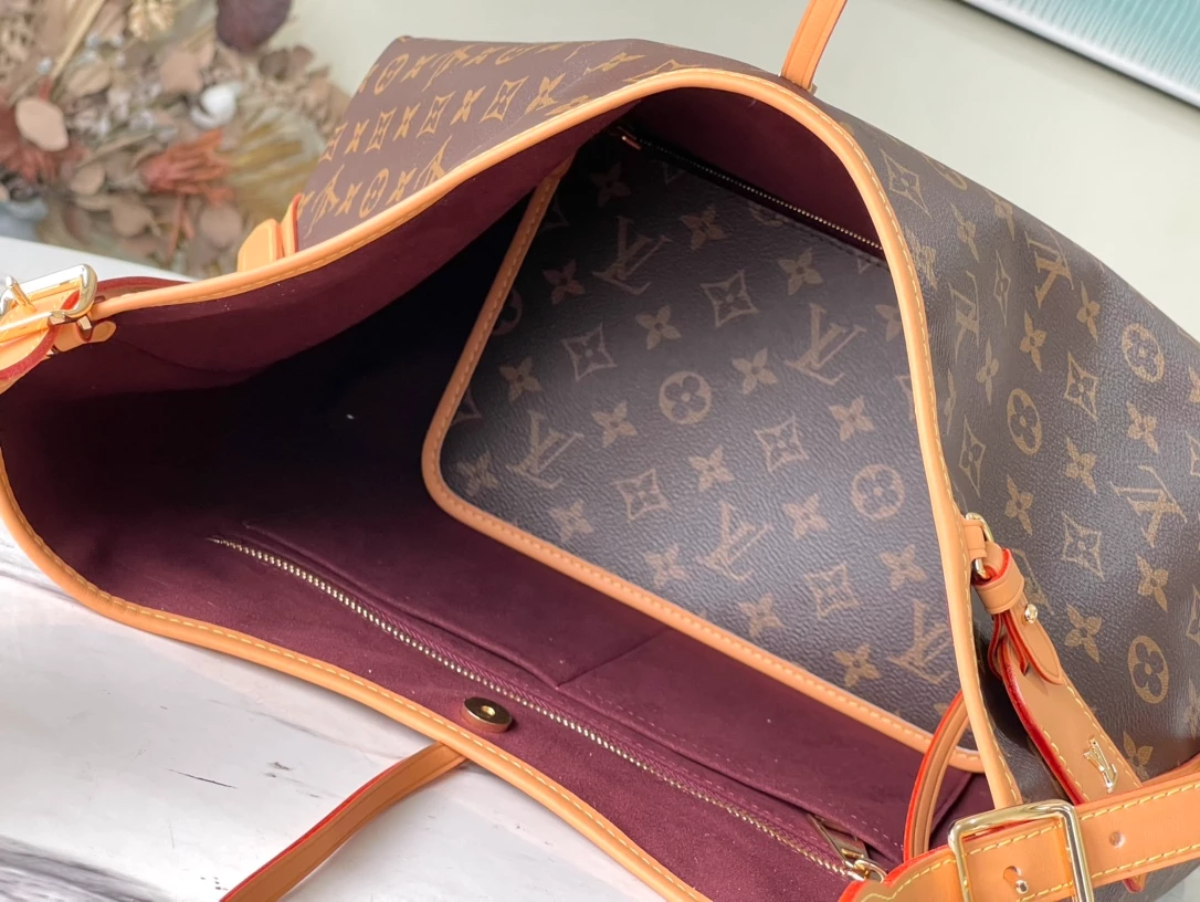 CarryAll MM Monogram Canvas Handbag – LB298