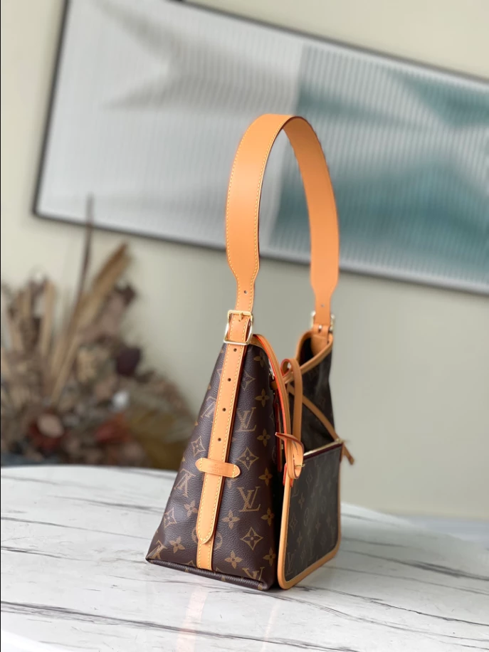 CarryAll PM Monogram Canvas Handbag – LB299