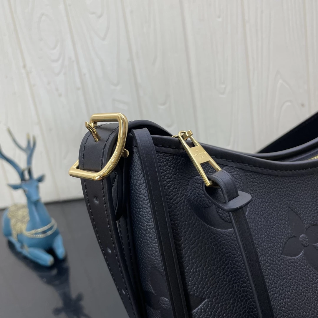 CarryAll PM Monogram Empreinte Handbag – LB300