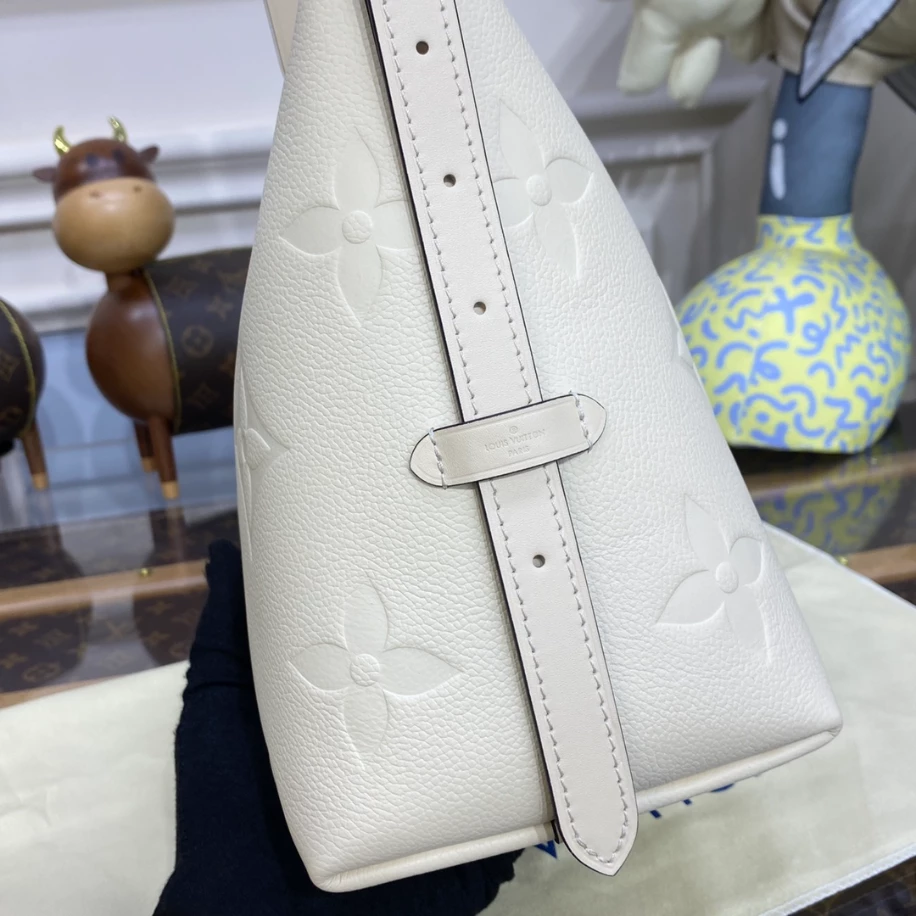 CarryAll PM Monogram Empreinte Handbag – LB301