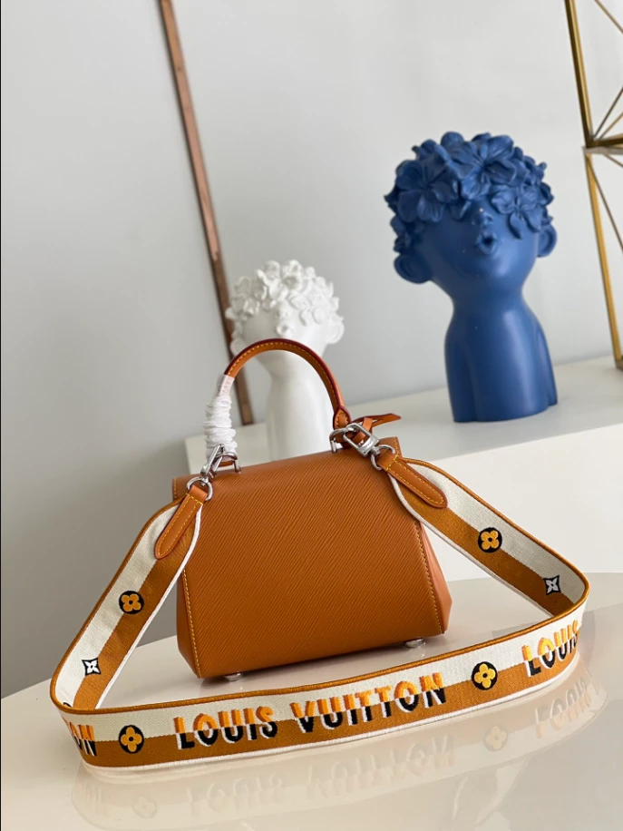 Cluny Mini Epi Leather Bag – LB283