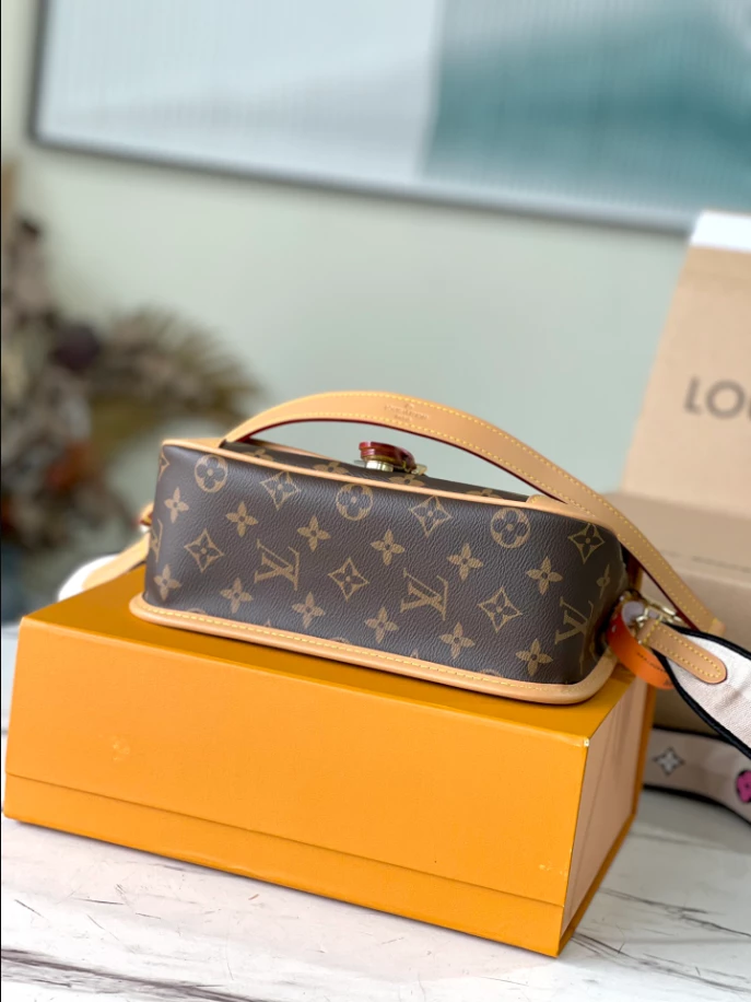 Diane Monogram Canvas Bag – LB305