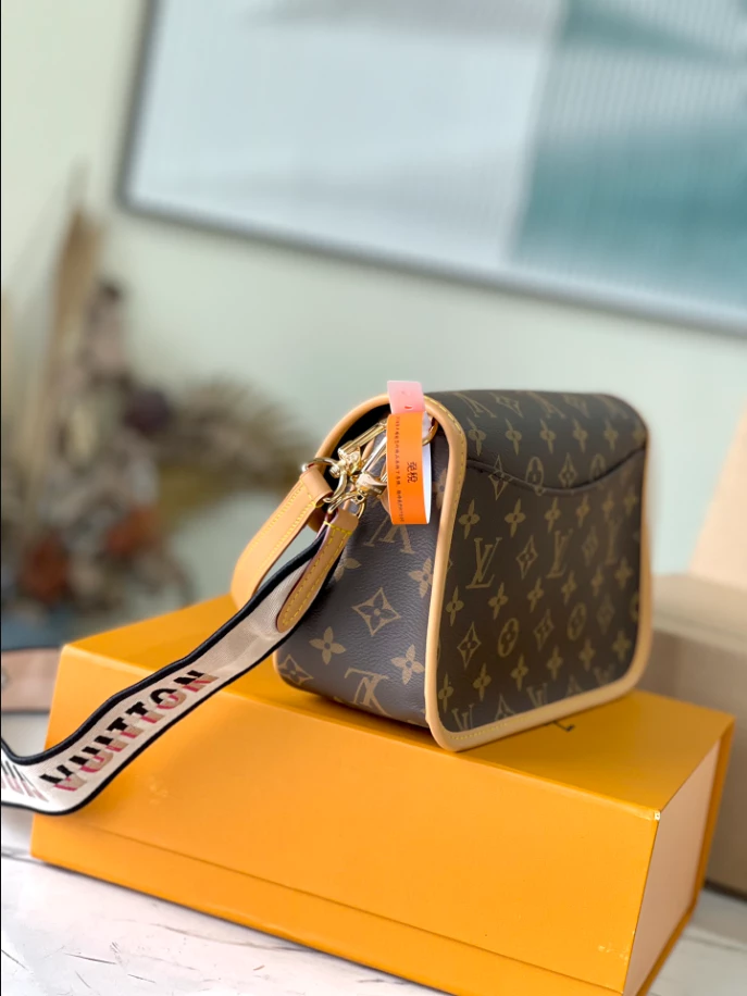Diane Monogram Canvas Bag – LB305