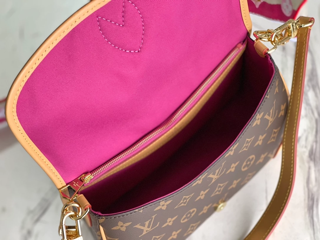 Diane Monogram Canvas Bag – LB306