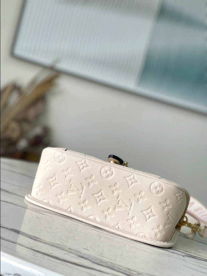 Diane Monogram Empreinte Leather Bag – LB304