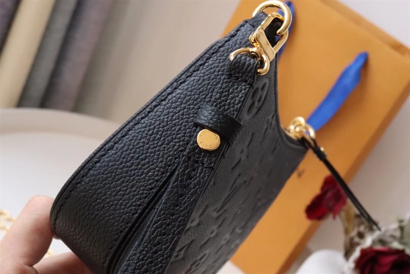 Easy Pouch On Strap Monogram Empreinte Leather – LB220