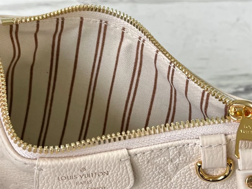 Easy Pouch On Strap Monogram Empreinte Leather – LB221