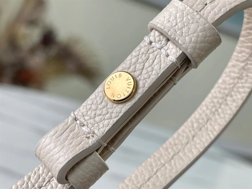 Easy Pouch On Strap Monogram Empreinte Leather – LB221