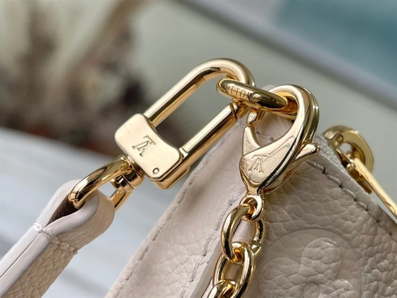 Easy Pouch On Strap Monogram Empreinte Leather – LB221