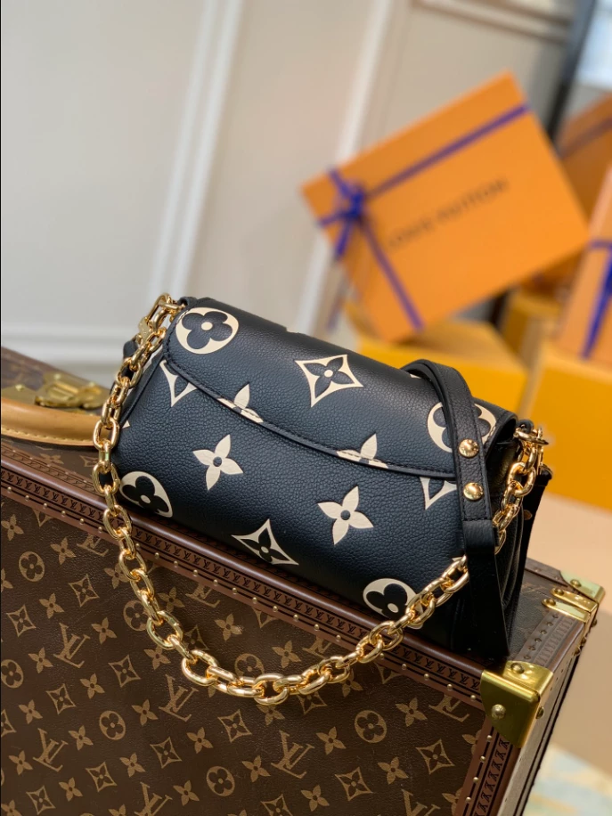 Favorite Monogram Empreinte Leather – LB224