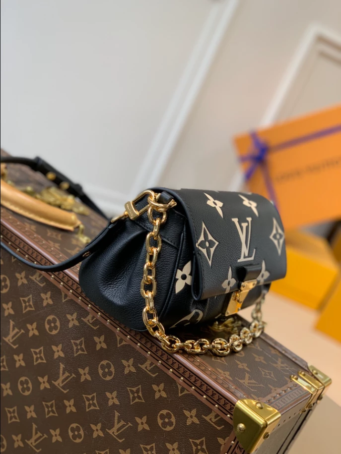 Favorite Monogram Empreinte Leather – LB224