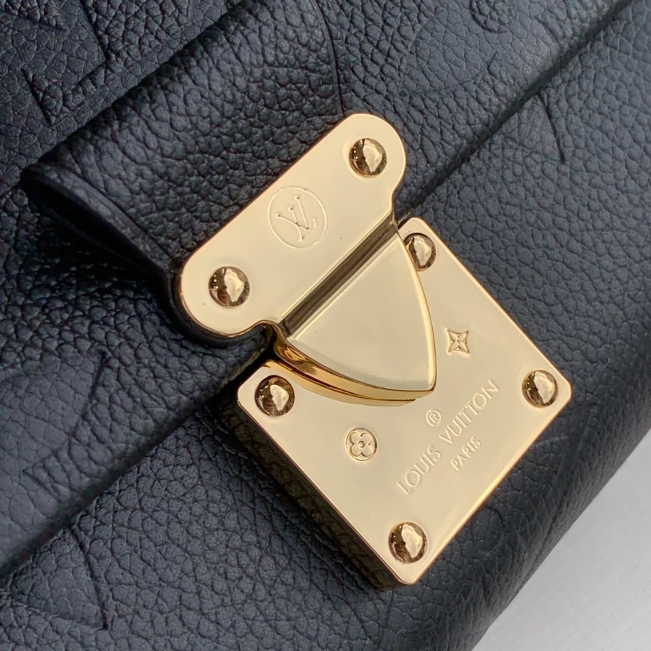 Favorite Monogram Empreinte Leather – LB225