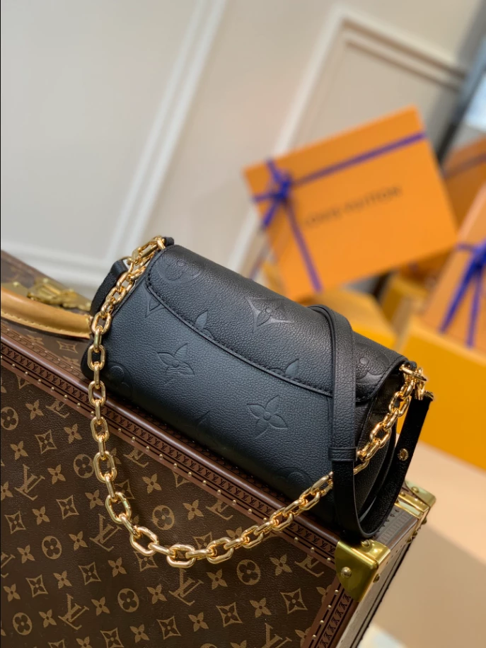 Favorite Monogram Empreinte Leather – LB225