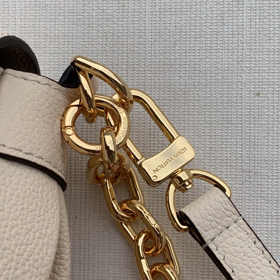 Favorite Monogram Empreinte Leather – LB226