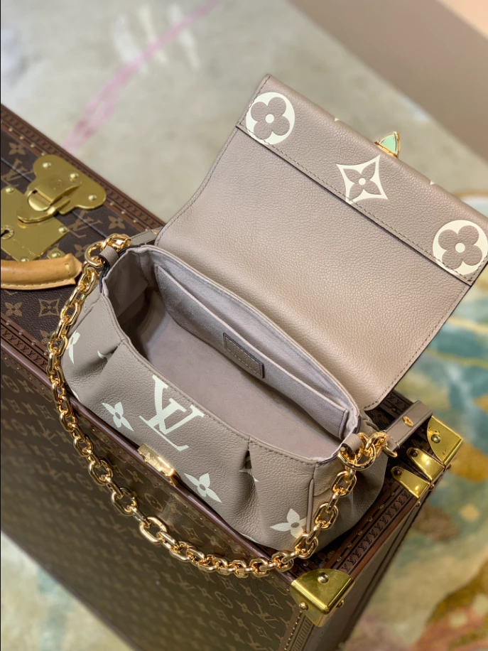 Favorite Monogram Empreinte Leather – LB226