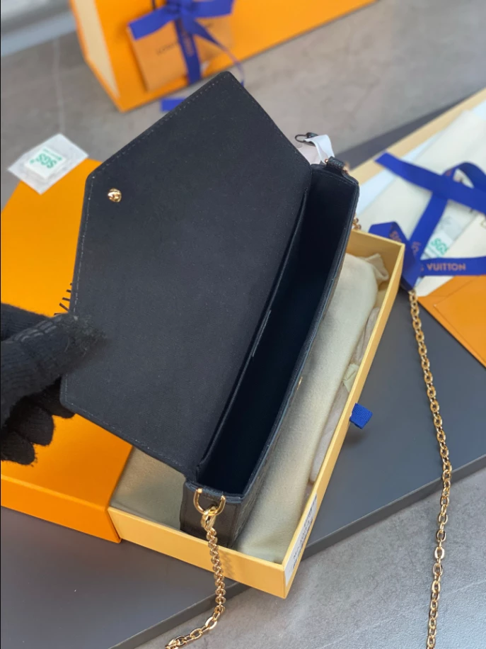 Pochette Félicie Monogram Empreinte Leather – LB247