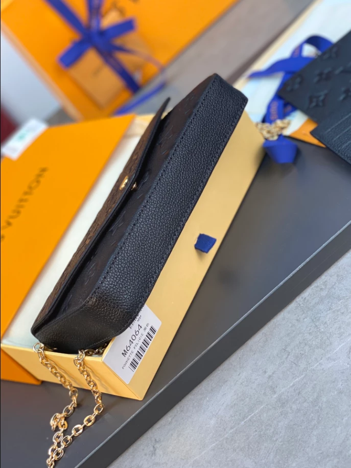 Pochette Félicie Monogram Empreinte Leather – LB247