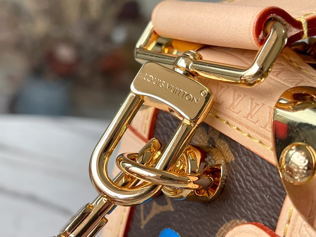 LV x YK Side Trunk Monogram Canvas – LB296