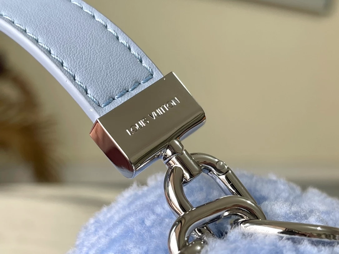 Louis Vuitton Twist MM Bag – LB262