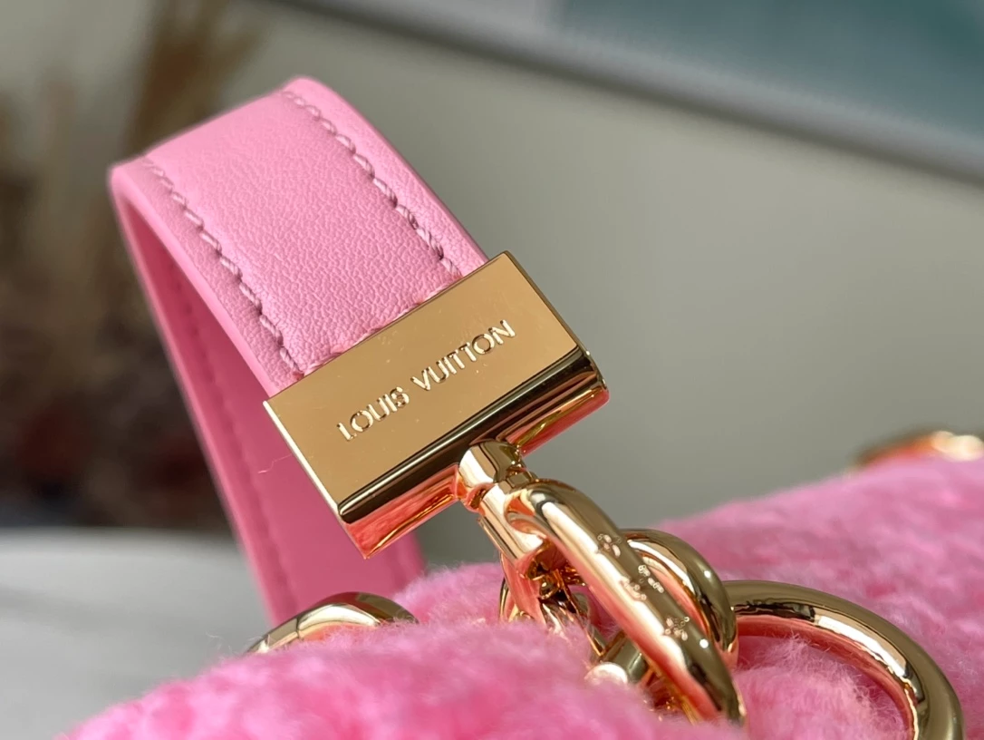 Louis Vuitton Twist MM Bag – LB263