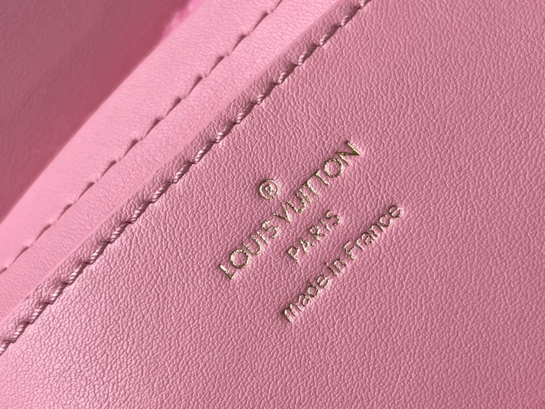 Louis Vuitton Twist MM Bag – LB263