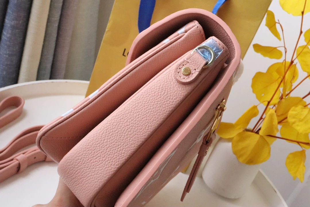 Metis Pochette Bicolor Monogram Empreinte Leather – LB282