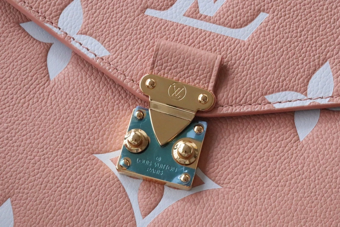 Metis Pochette Bicolor Monogram Empreinte Leather – LB282