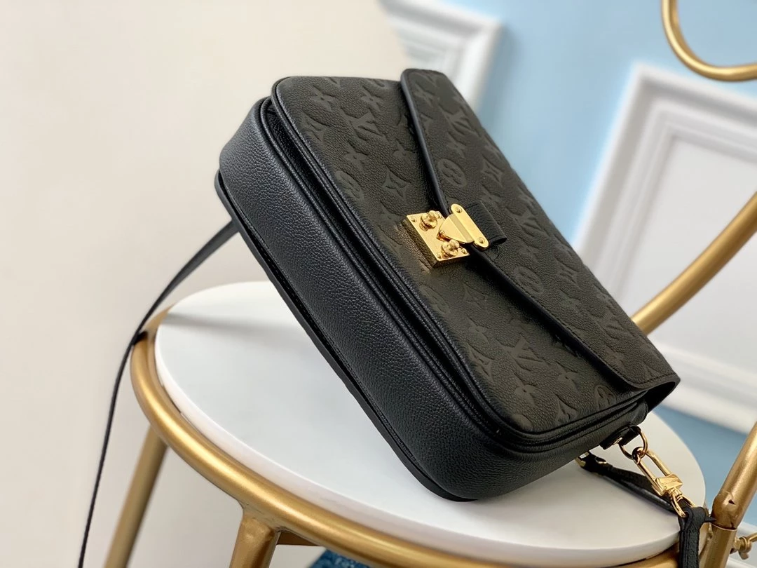 Metis Pochette Monogram Empreinte Leather – LB281