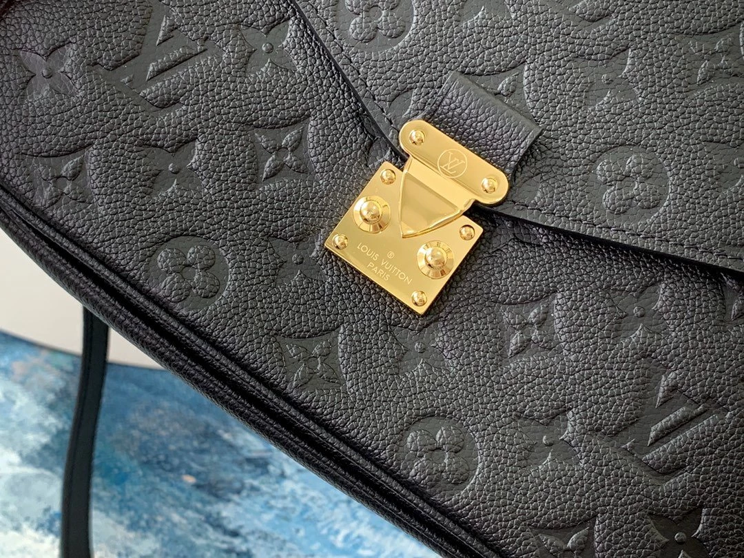 Metis Pochette Monogram Empreinte Leather – LB281